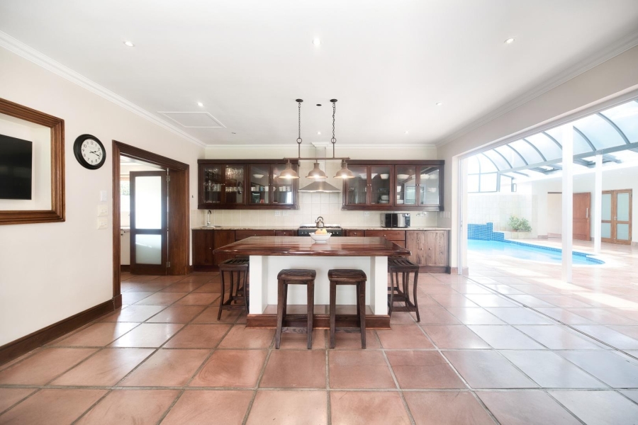 5 Bedroom Property for Sale in Fernkloof Estate Western Cape